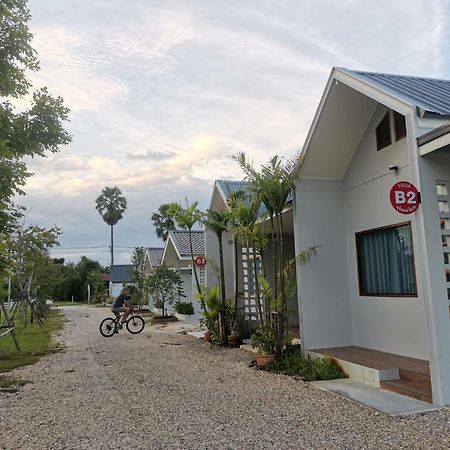Numhom Resort Ban Nong Chum Saeng Ngoại thất bức ảnh
