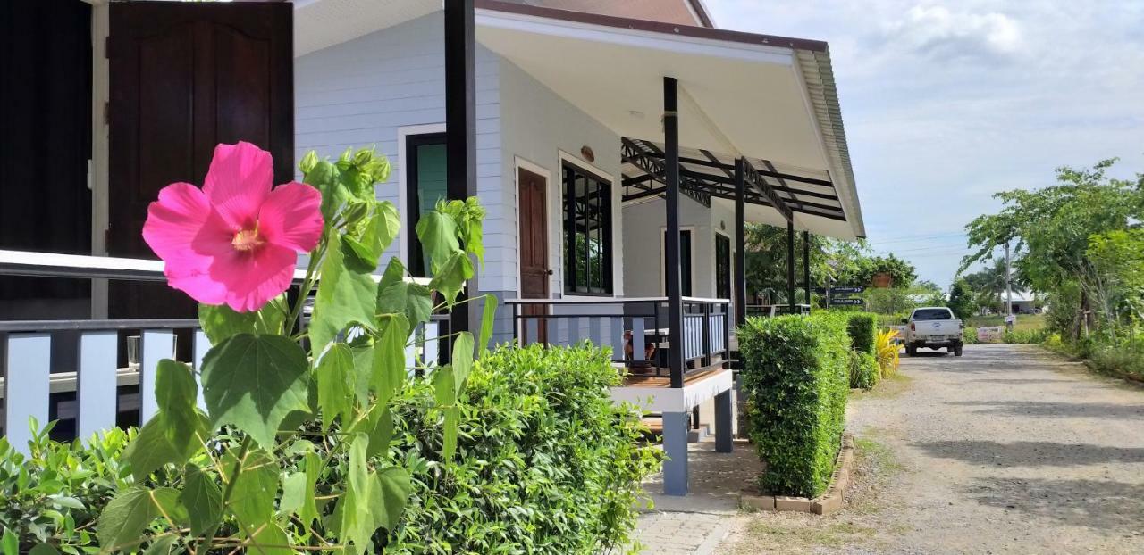 Numhom Resort Ban Nong Chum Saeng Ngoại thất bức ảnh